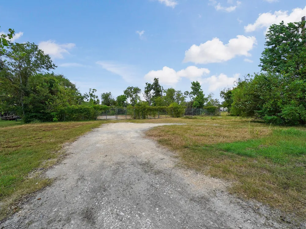 2810 Preston Ave Drive Pasadena, TX 77502