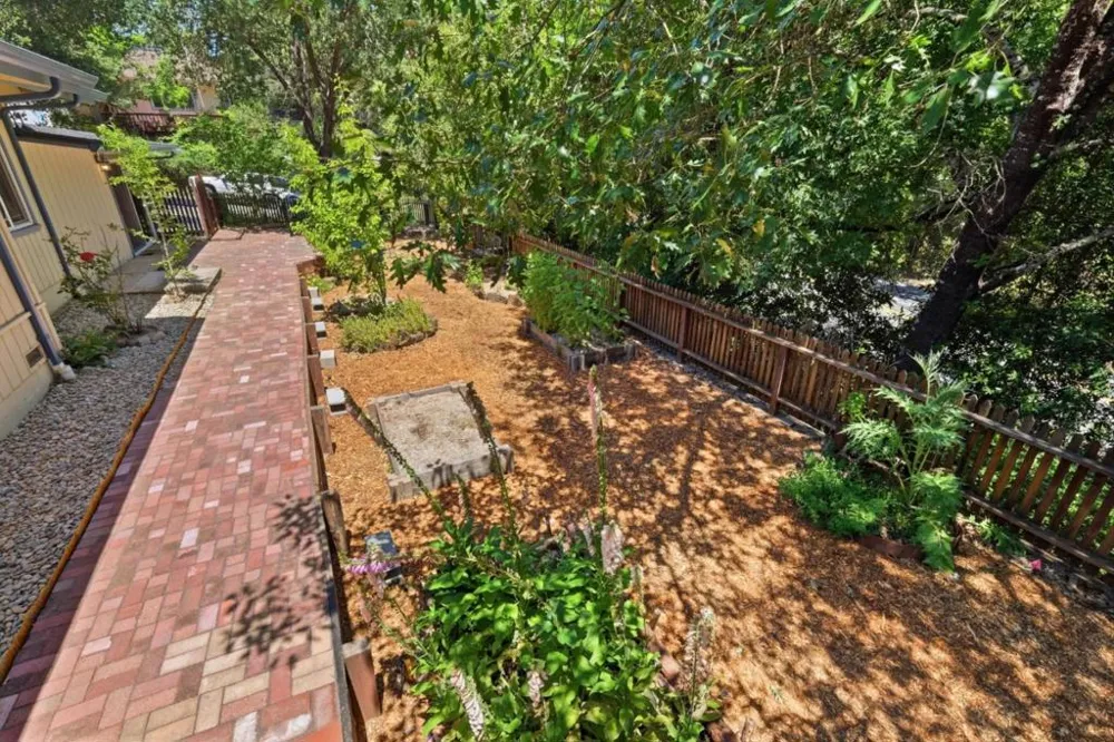 111 Greenview Drive Boulder Creek, CA 95006