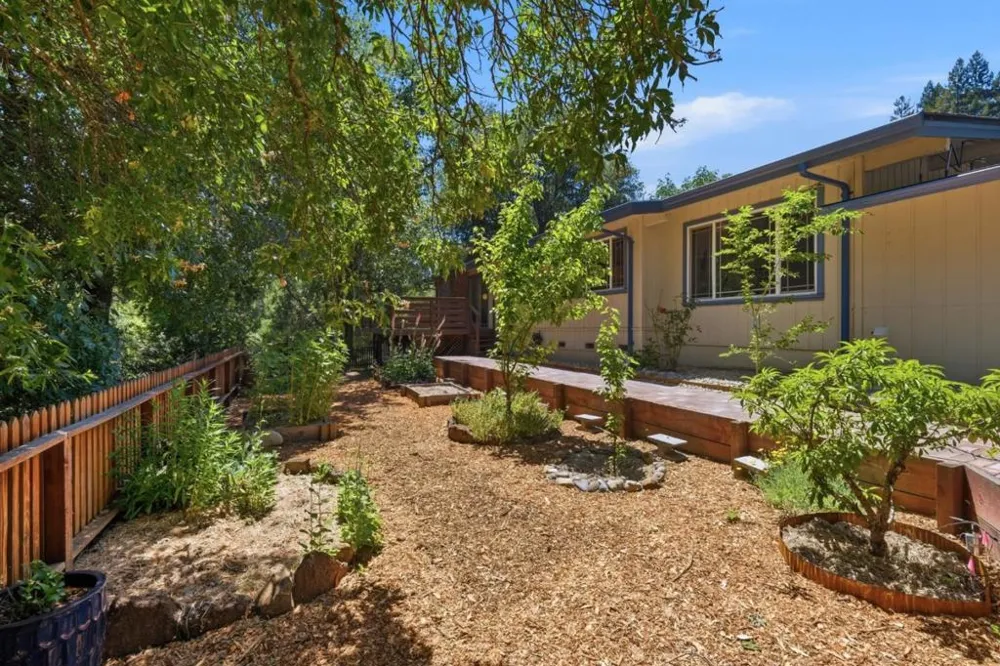 111 Greenview Drive Boulder Creek, CA 95006