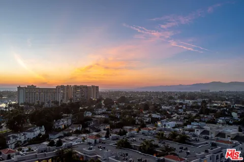 13700 Marina Pointe Drive #1520