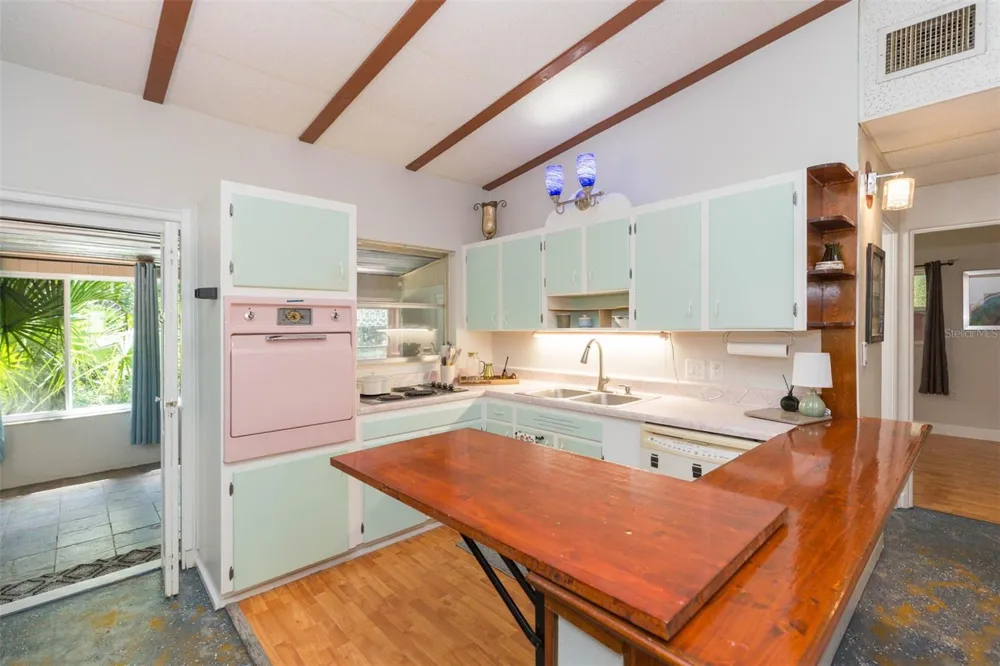 5431 TOWER STREET Dade City, FL 33523
