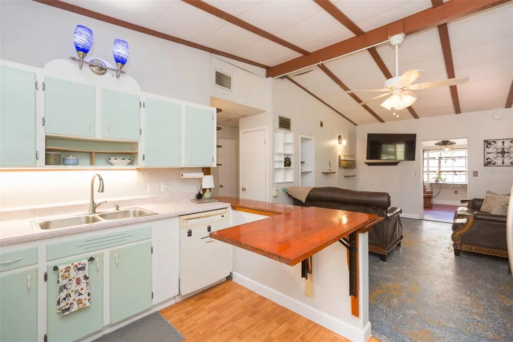 5431 TOWER STREET Dade City, FL 33523