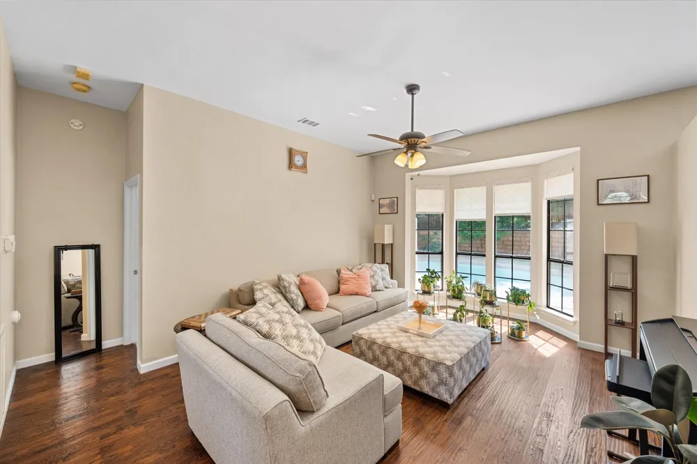 4137 Mapleridge Drive Grapevine, TX 76051