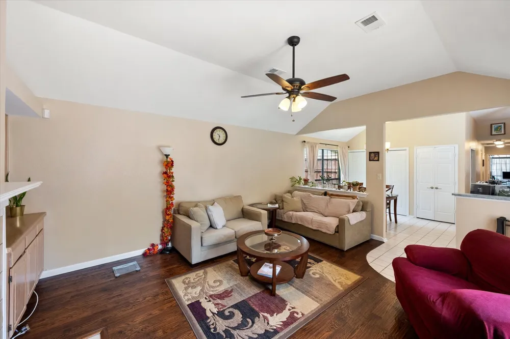 4137 Mapleridge Drive Grapevine, TX 76051
