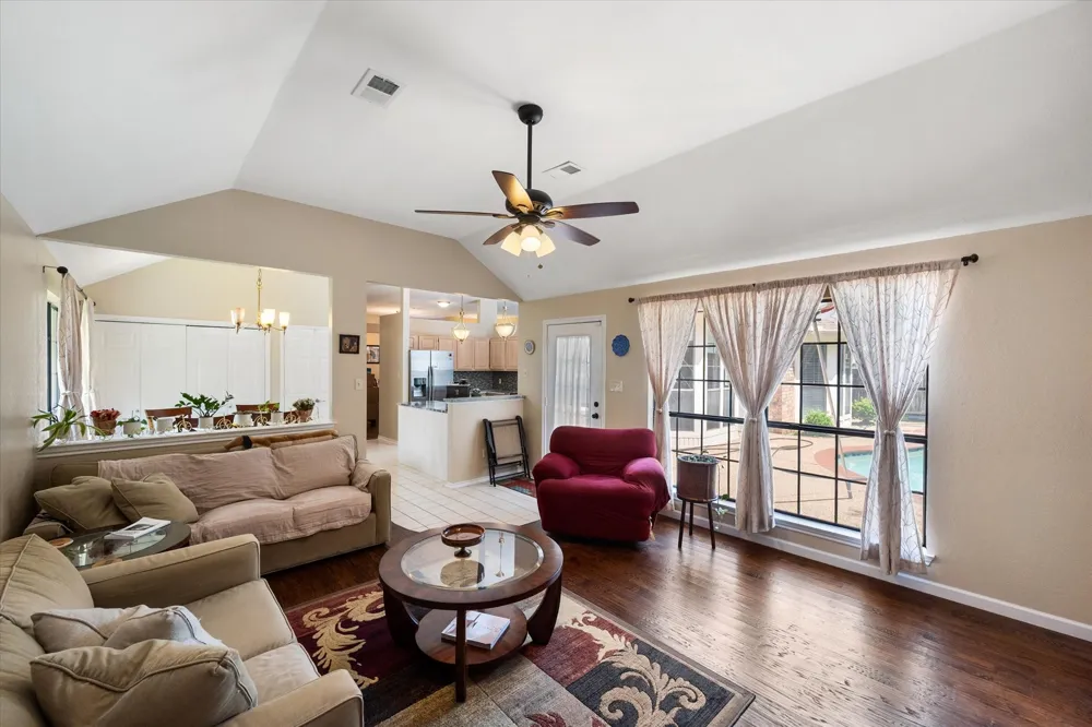 4137 Mapleridge Drive Grapevine, TX 76051