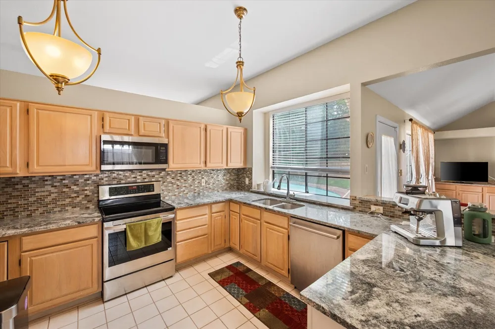 4137 Mapleridge Drive Grapevine, TX 76051