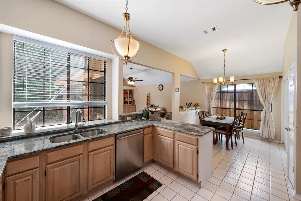 4137 Mapleridge Drive Grapevine, TX 76051