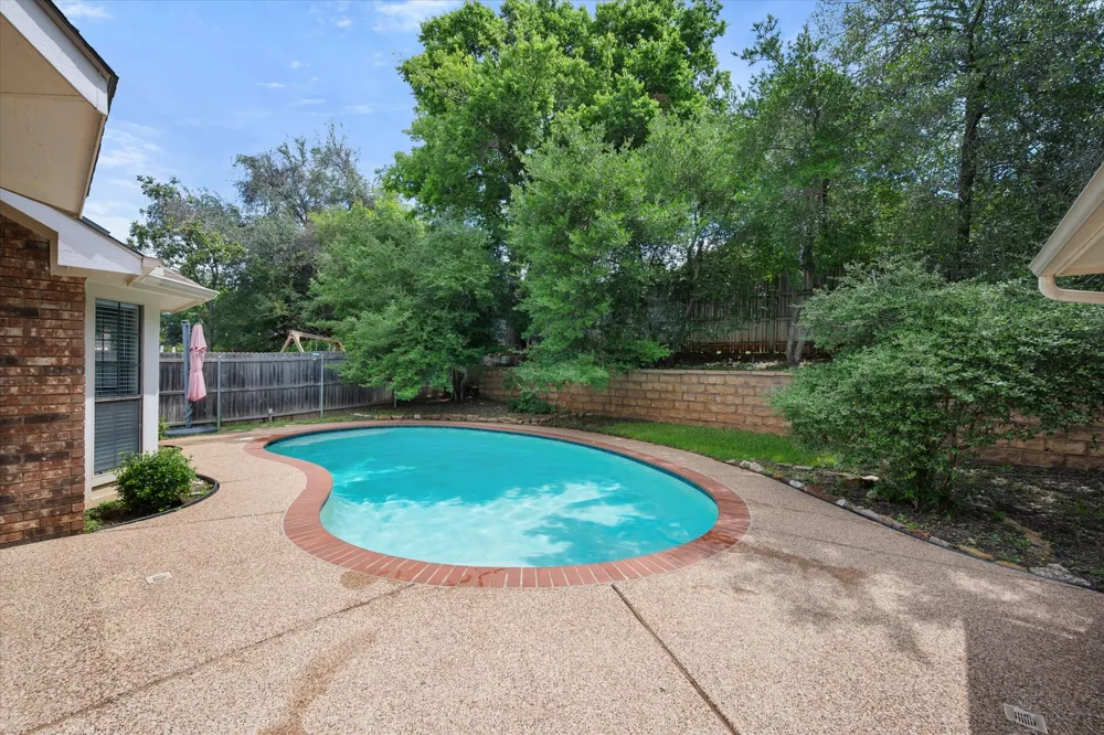 4137 Mapleridge Drive Grapevine, TX 76051