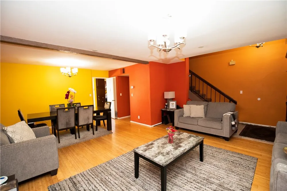 8430 Winnetka Avenue #20 Winnetka, CA 91306