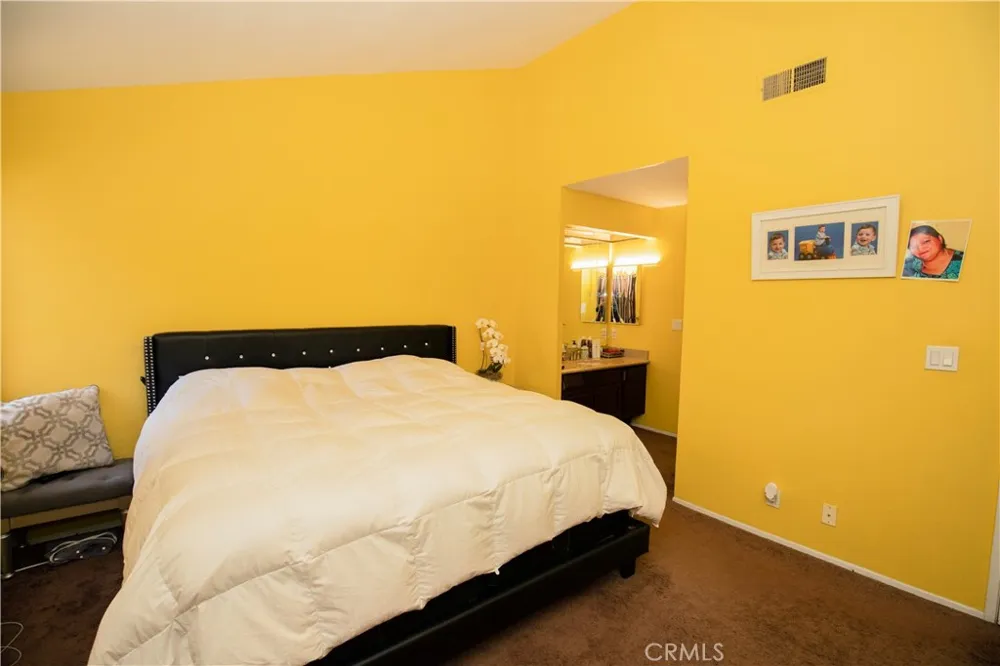 8430 Winnetka Avenue #20 Winnetka, CA 91306