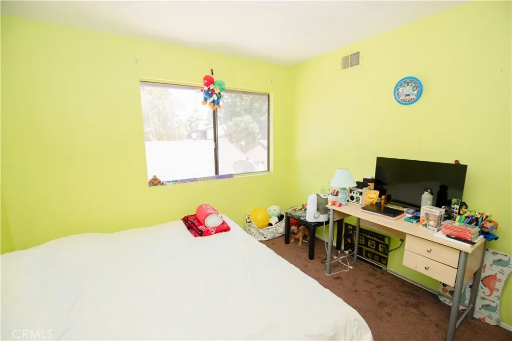 8430 Winnetka Avenue #20 Winnetka, CA 91306