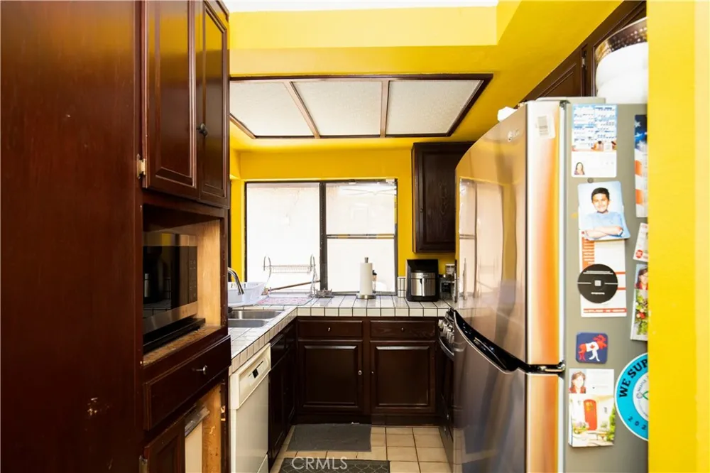 8430 Winnetka Avenue #20 Winnetka, CA 91306