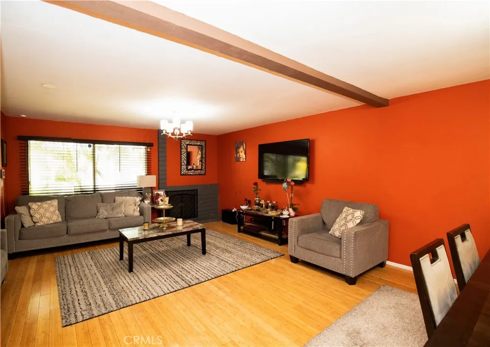 8430 Winnetka Avenue #20 Winnetka, CA 91306