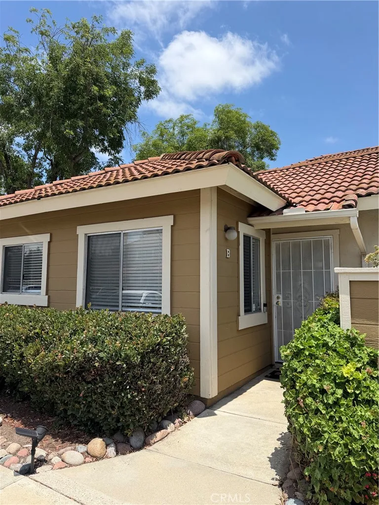 10730 Holly Meadows #B Santee, CA 92071