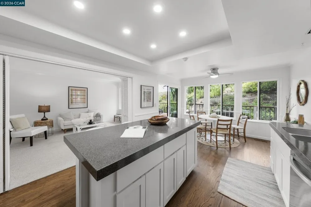 28 Curlew Way Novato, CA 94949