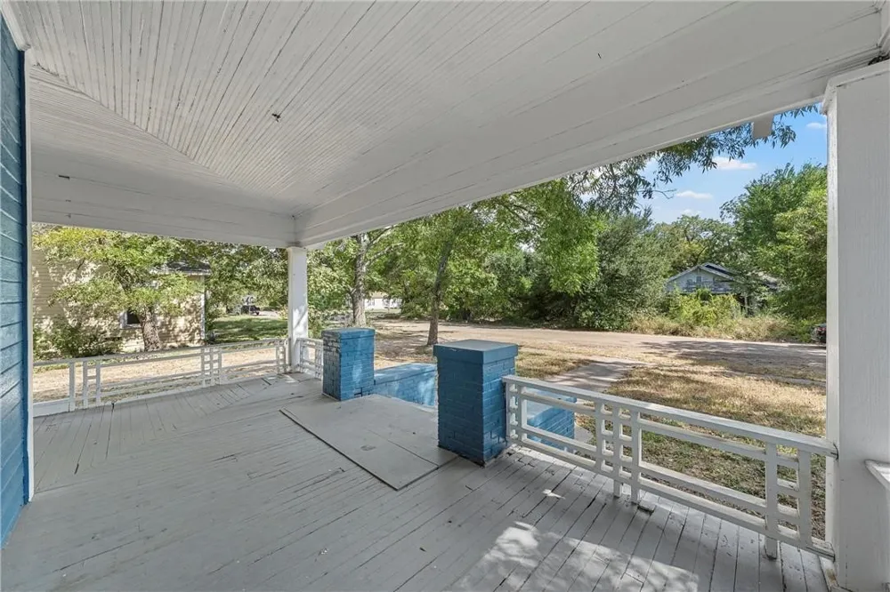 433 Chambers Street Marlin, TX 76661