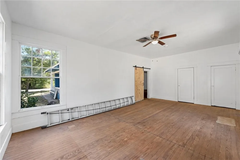 433 Chambers Street Marlin, TX 76661