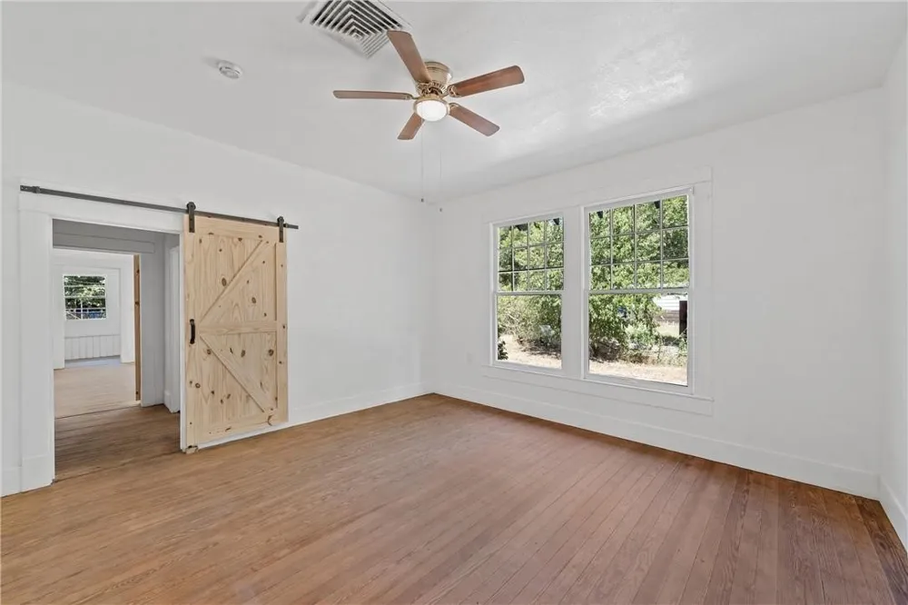 433 Chambers Street Marlin, TX 76661