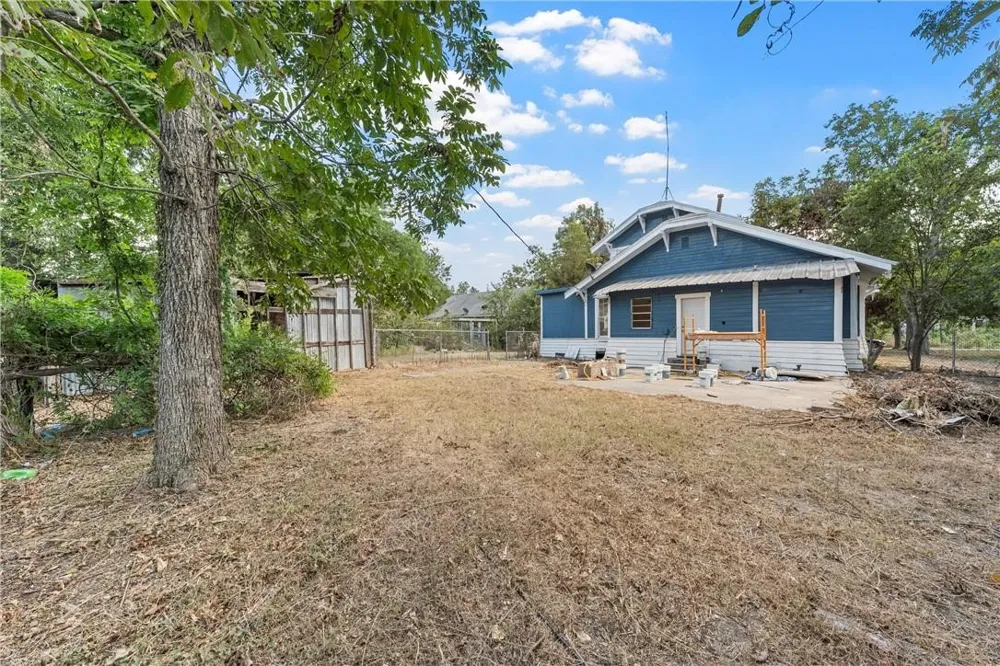 433 Chambers Street Marlin, TX 76661