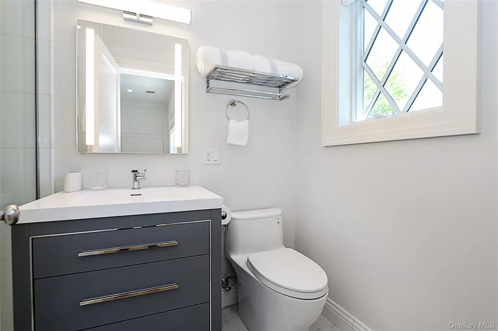 2 Pheasant Run Kings Point, NY 11024