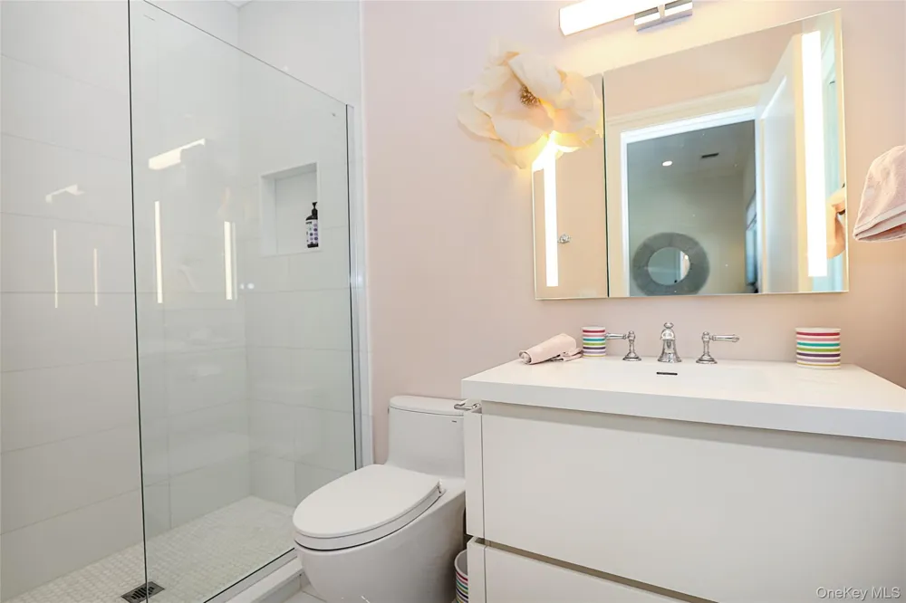 2 Pheasant Run Kings Point, NY 11024