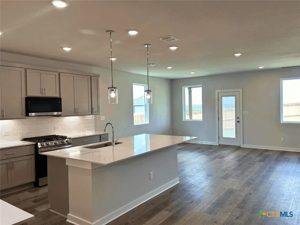 5424 San Pietro Drive Austin, TX 78747