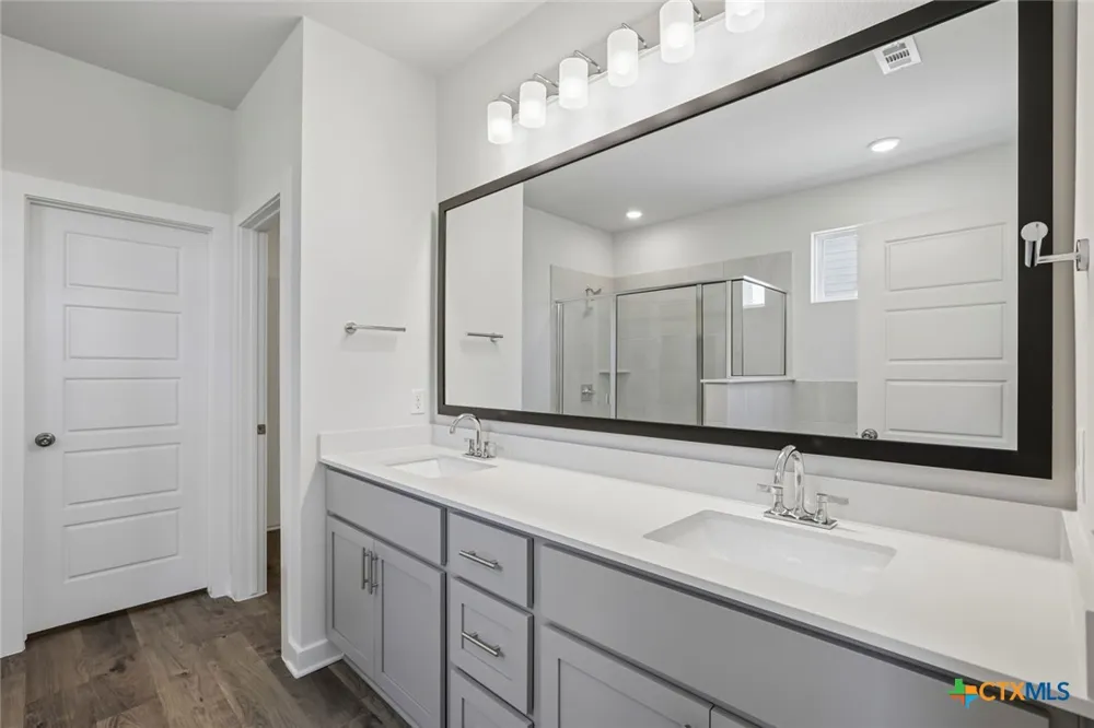 5424 San Pietro Drive Austin, TX 78747