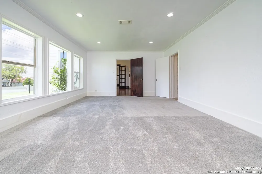 519 Fm 623 E Pettus, TX 78146