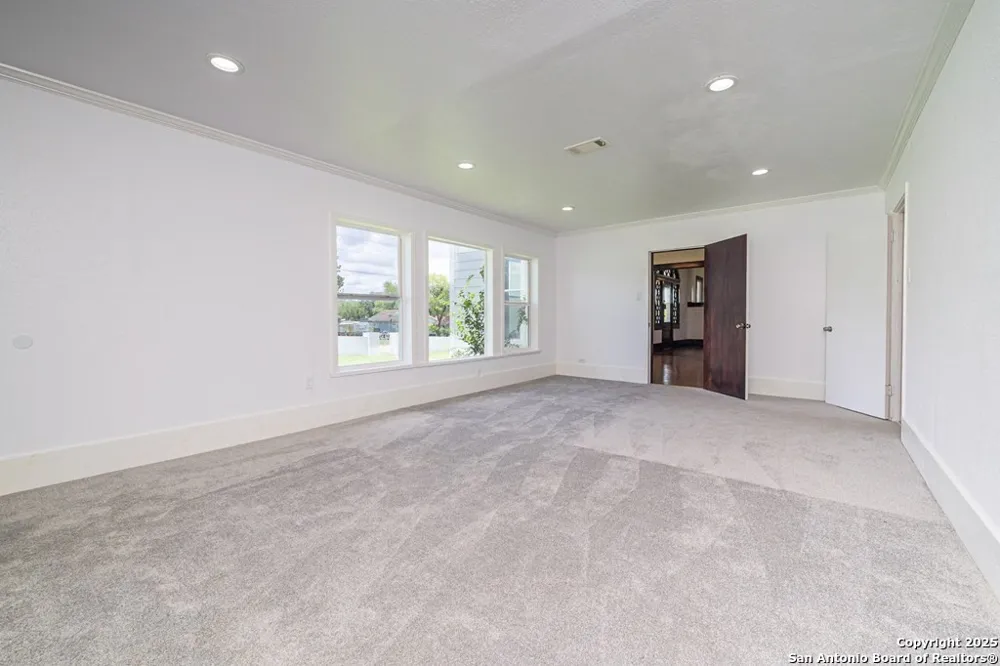 519 Fm 623 E Pettus, TX 78146