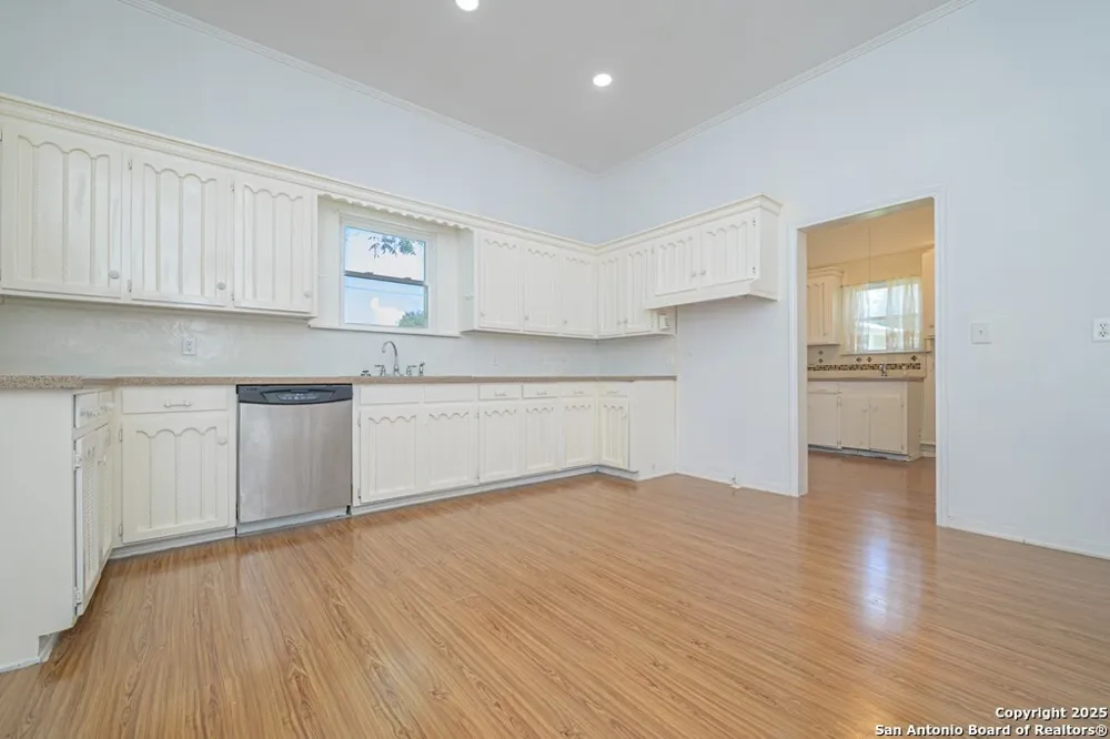 519 Fm 623 E Pettus, TX 78146