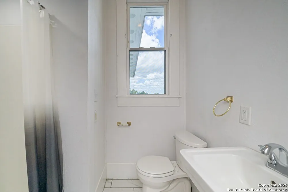 519 Fm 623 E Pettus, TX 78146
