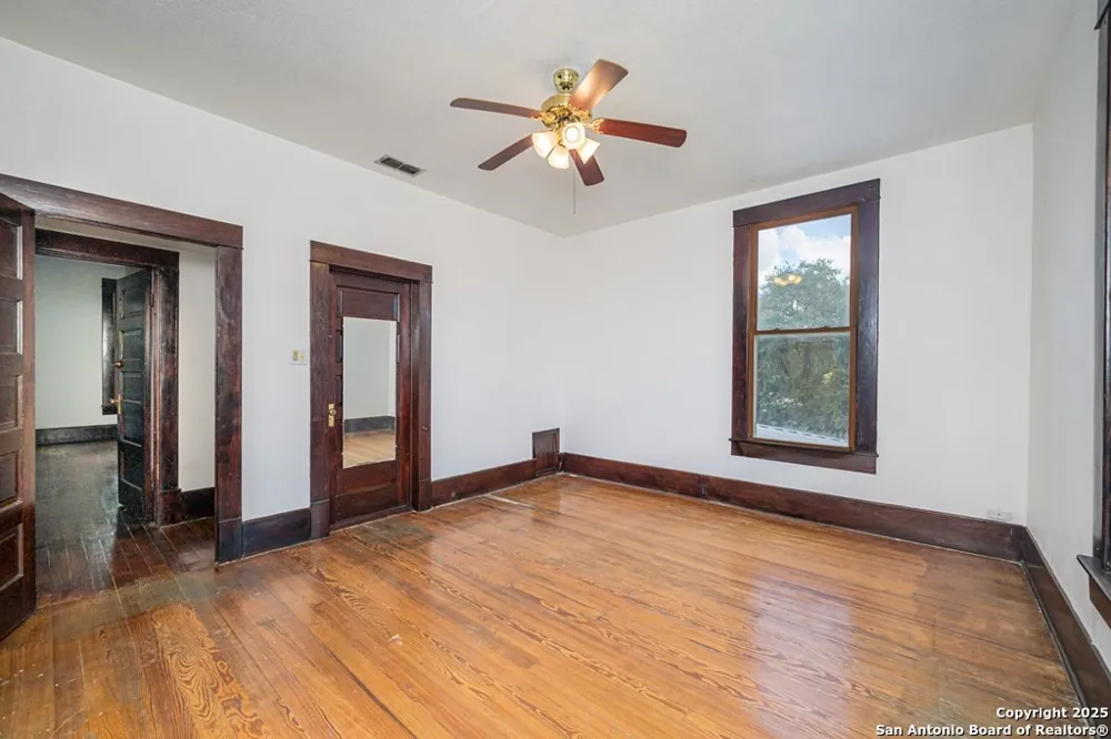 519 Fm 623 E Pettus, TX 78146