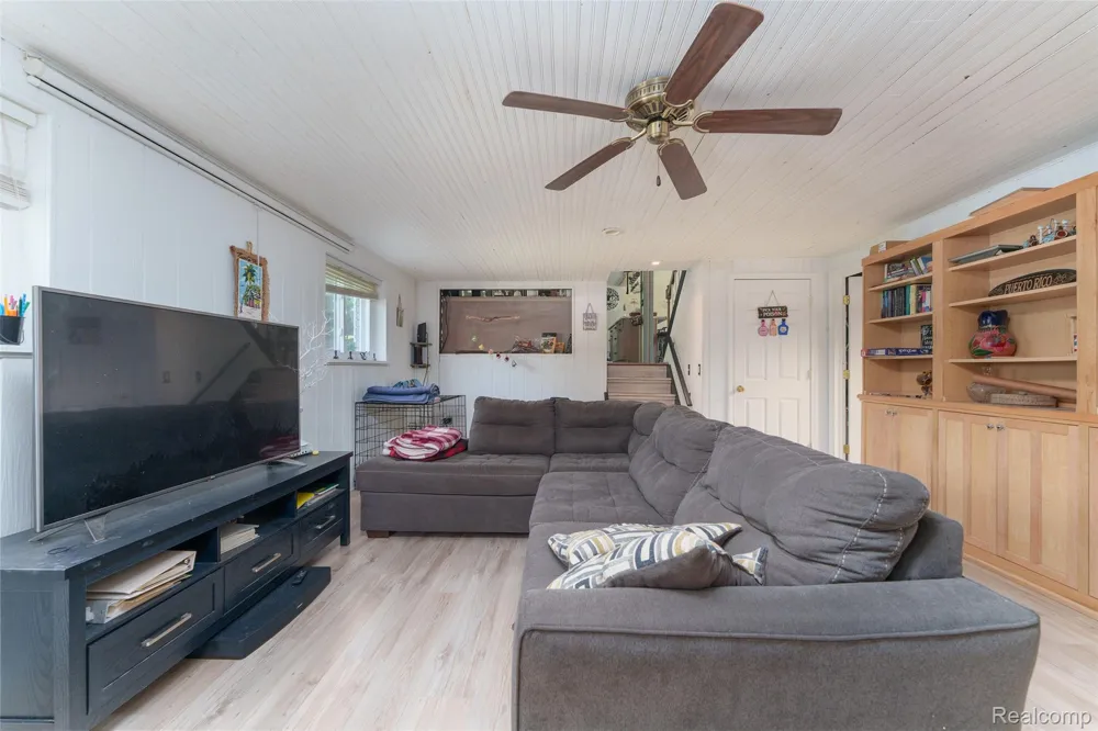 940 Rowland Road Addison Township, MI 48367