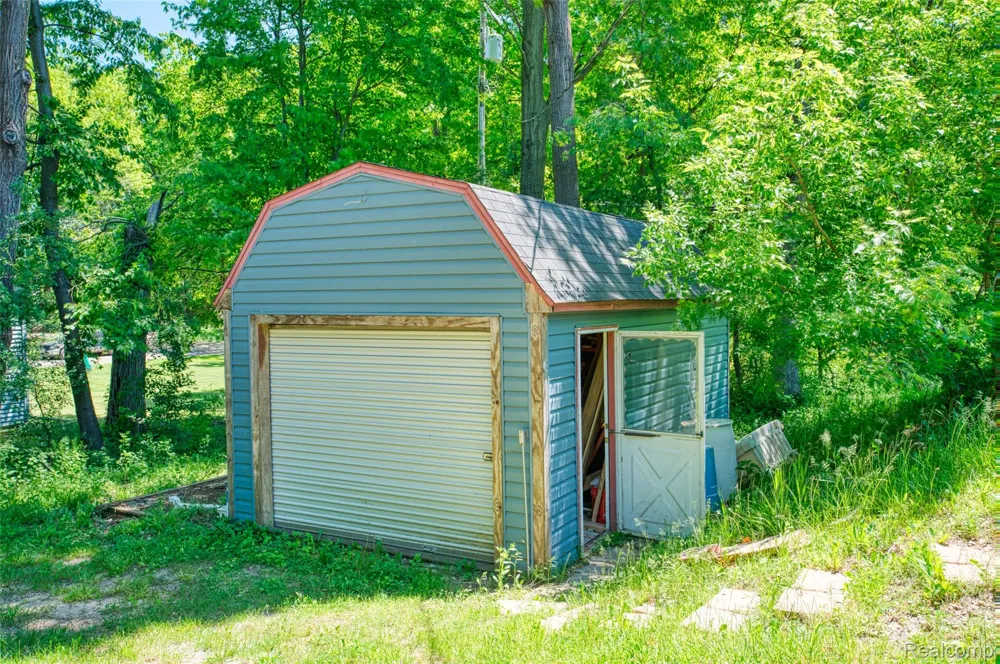 940 Rowland Road Addison Township, MI 48367