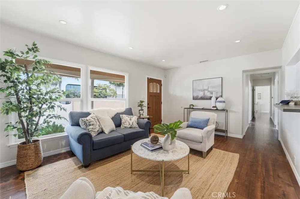 11937 S La Cienega Hawthorne, CA 90250