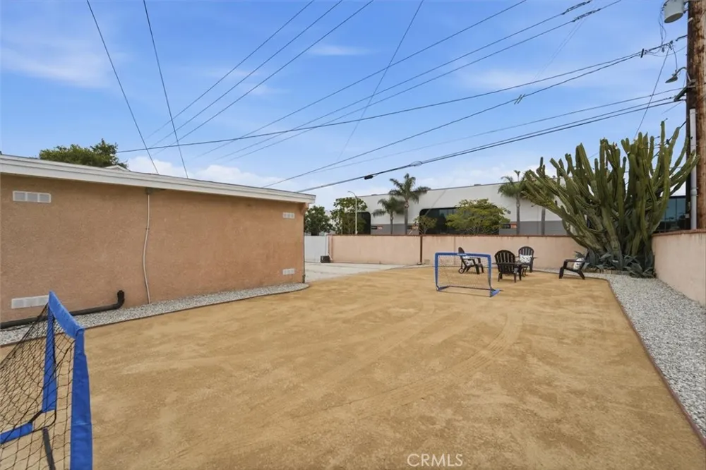 11937 S La Cienega Hawthorne, CA 90250