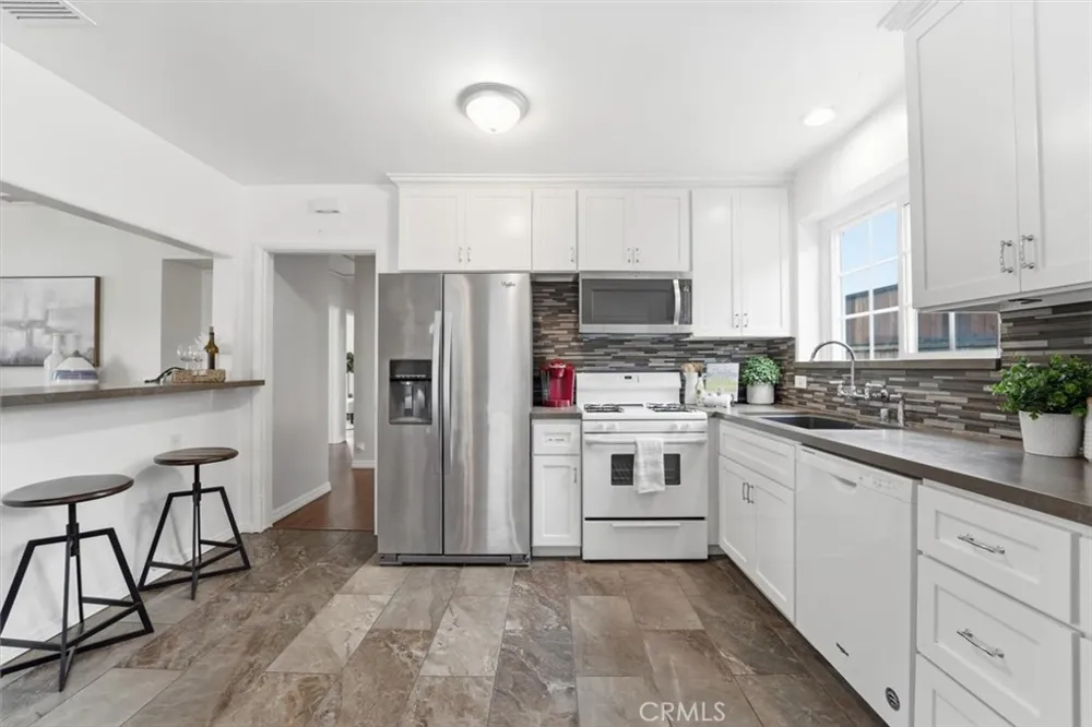 11937 S La Cienega Hawthorne, CA 90250