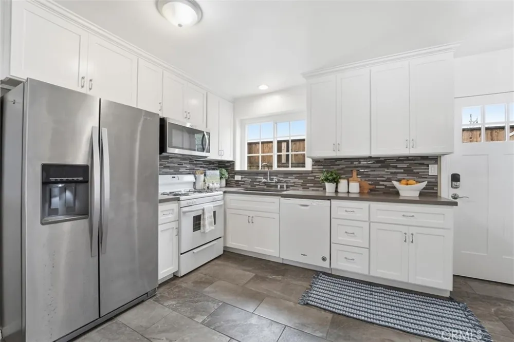 11937 S La Cienega Hawthorne, CA 90250