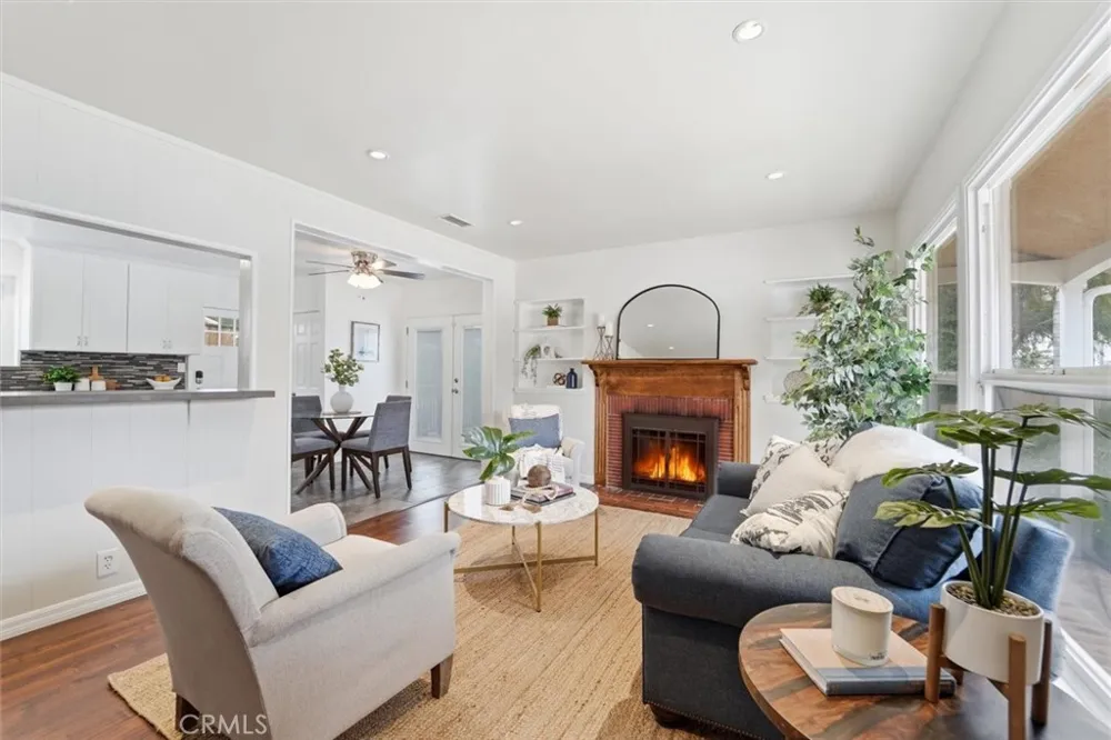 11937 S La Cienega Hawthorne, CA 90250