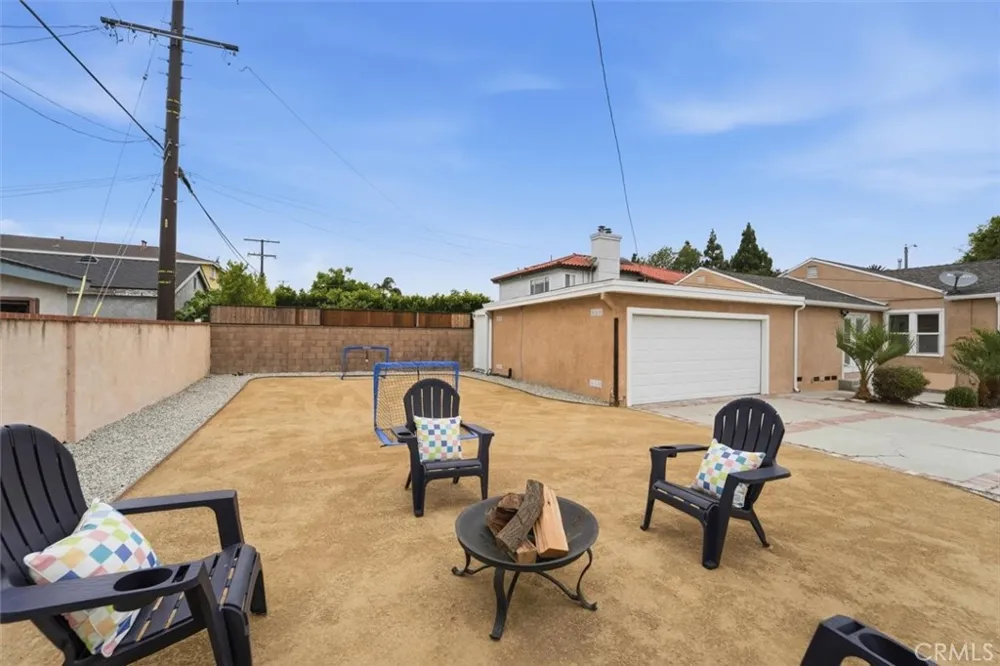11937 S La Cienega Hawthorne, CA 90250