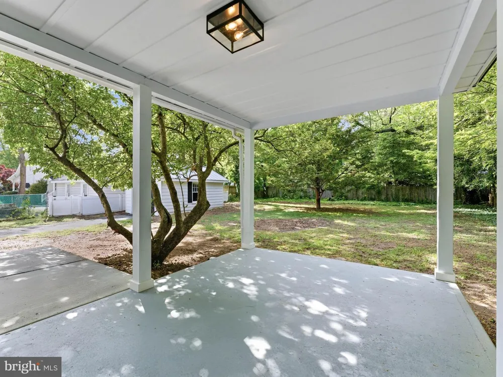 4 2ND STREET Riverton, NJ 08077