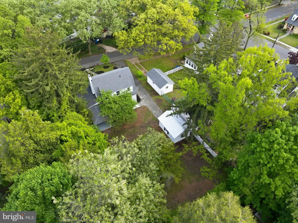4 2ND STREET Riverton, NJ 08077