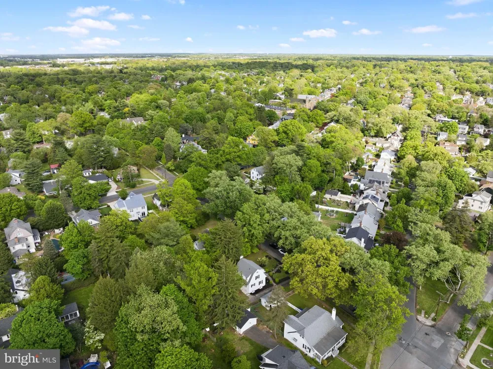 4 2ND STREET Riverton, NJ 08077