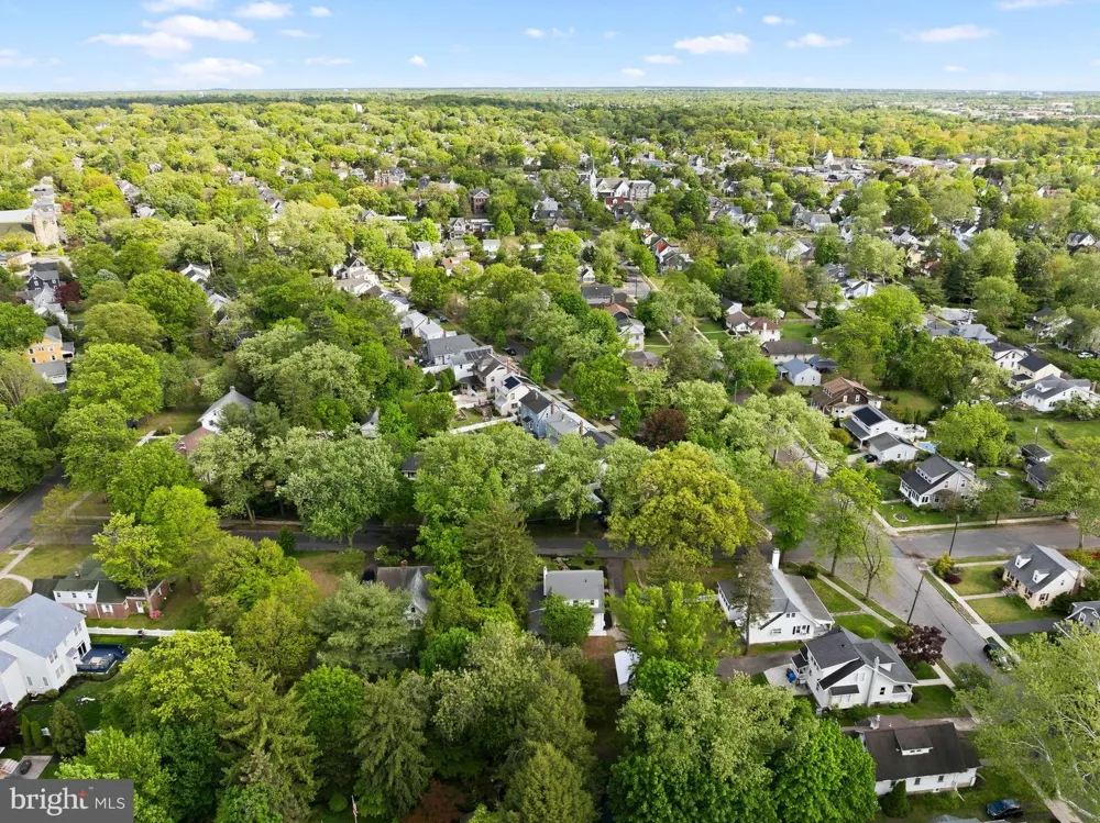4 2ND STREET Riverton, NJ 08077