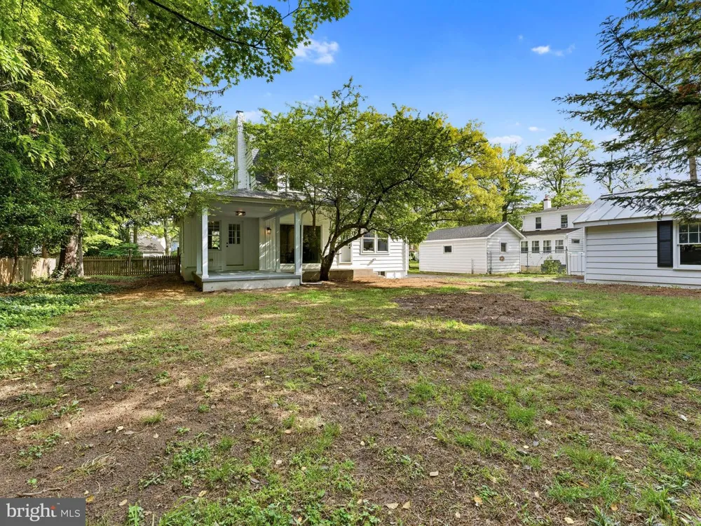 4 2ND STREET Riverton, NJ 08077