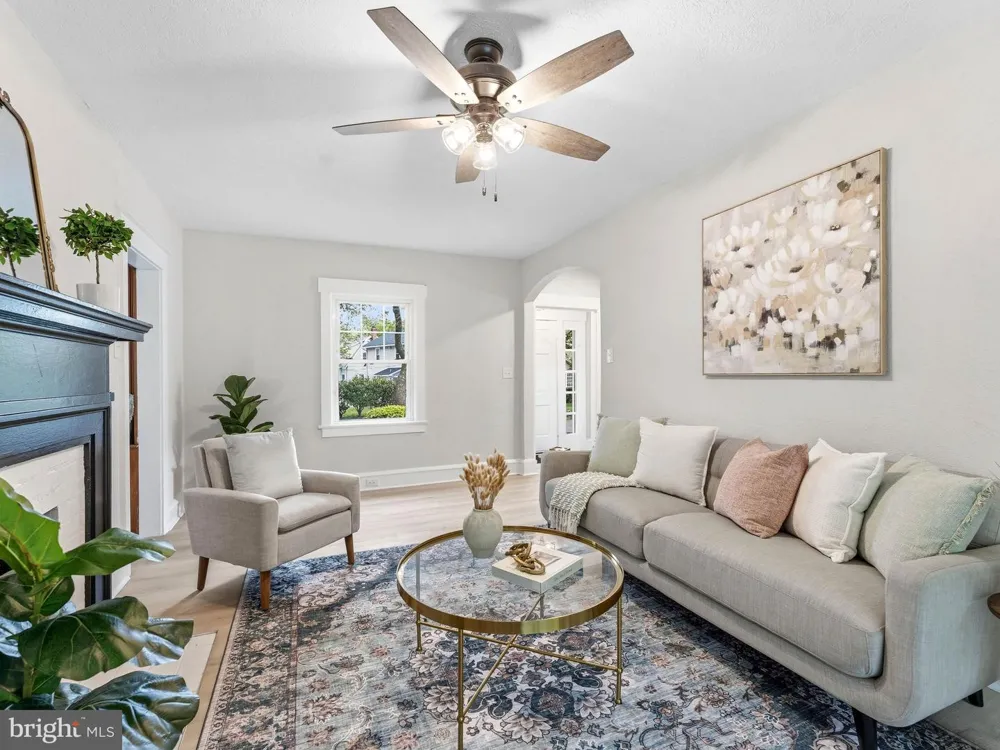 4 2ND STREET Riverton, NJ 08077