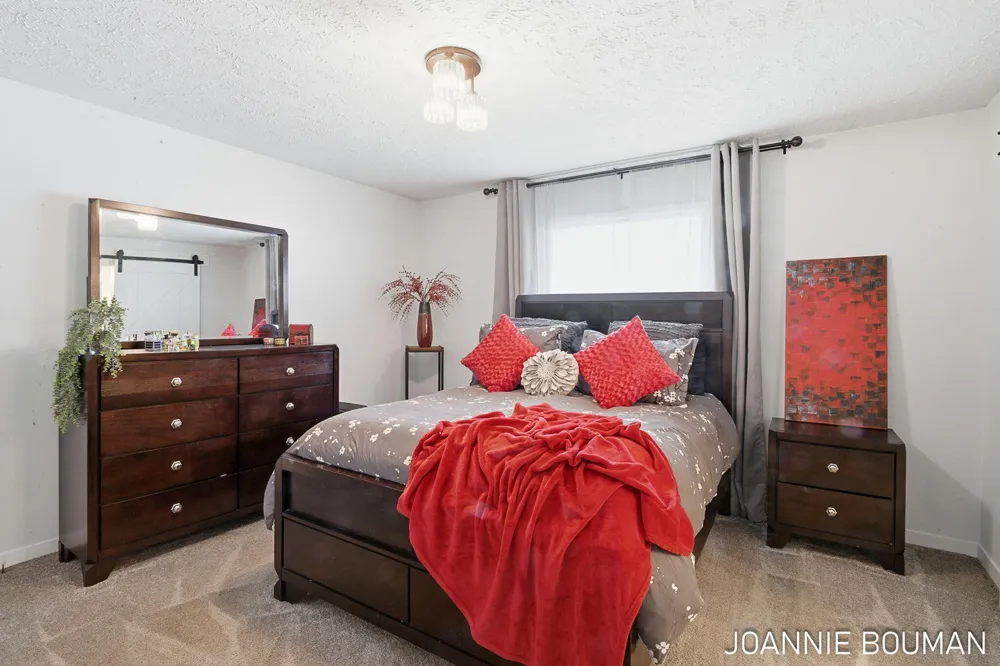 5230 E Sunfield Lane Fillmore Township, MI 49423