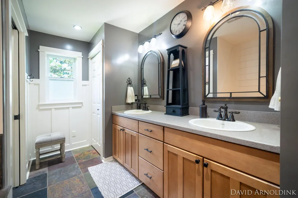 2325 Riley Court Jamestown Charter Township, MI 49426