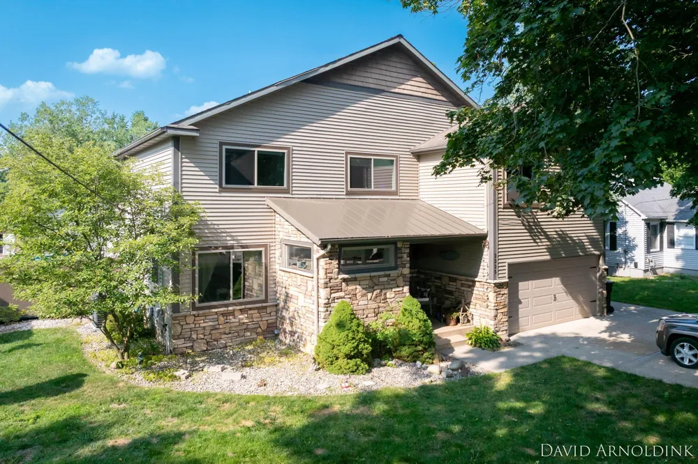2325 Riley Court Jamestown Charter Township, MI 49426