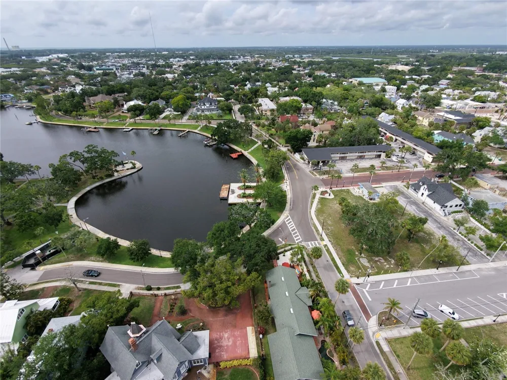 LEMON STREET Tarpon Springs, FL 34689
